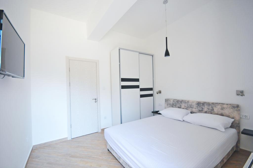 Sea Breeze Lux Apartments Budva Exterior foto