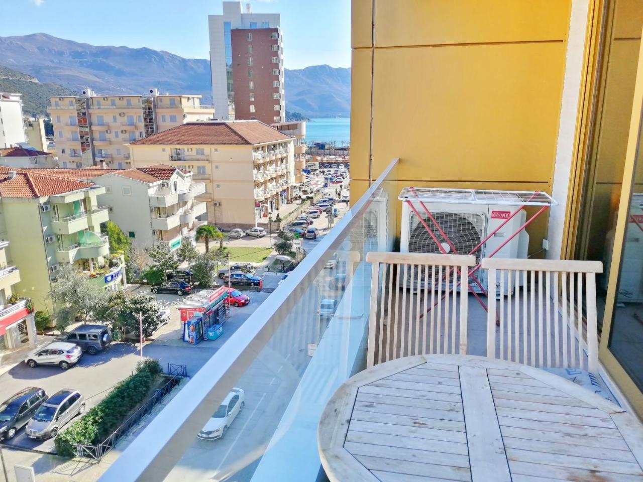 Sea Breeze Lux Apartments Budva Exterior foto